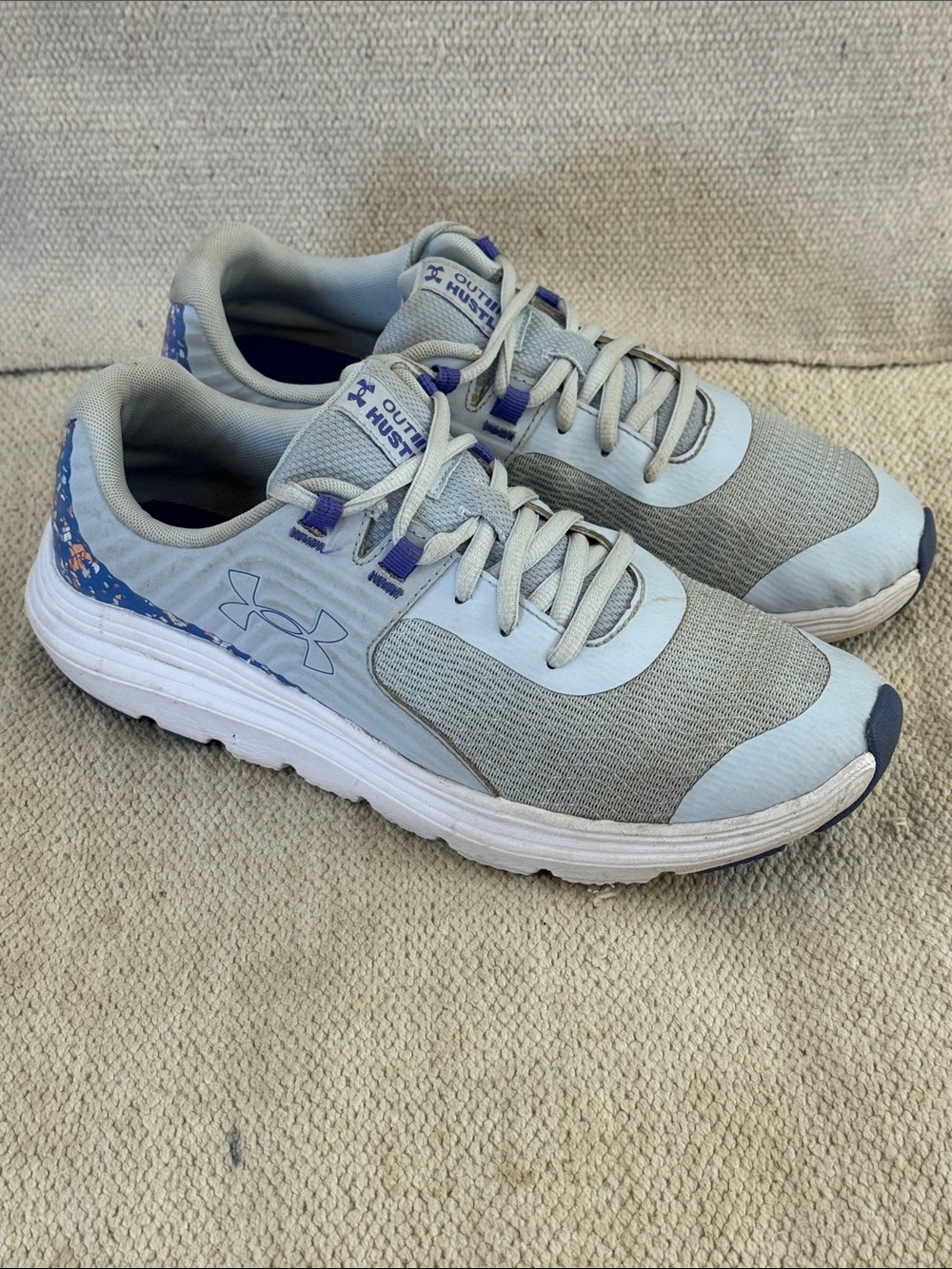 Teen girls size 7 youth Under Armour light Blue floral Outhustle Sneakers